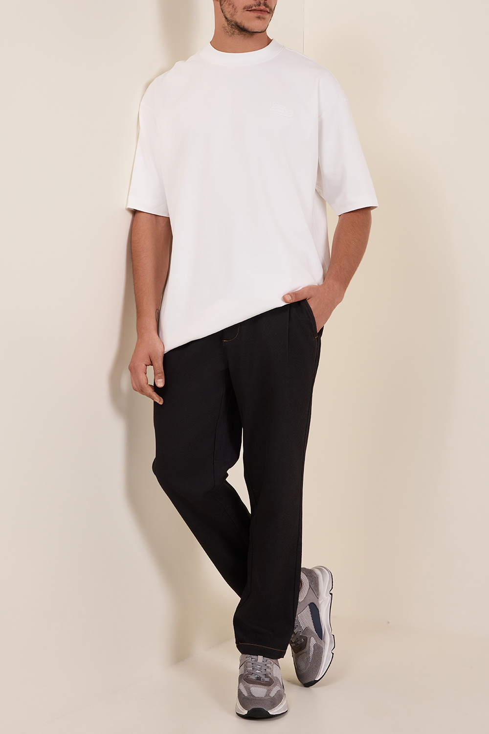 חולצת טי בגזרה משוחררת